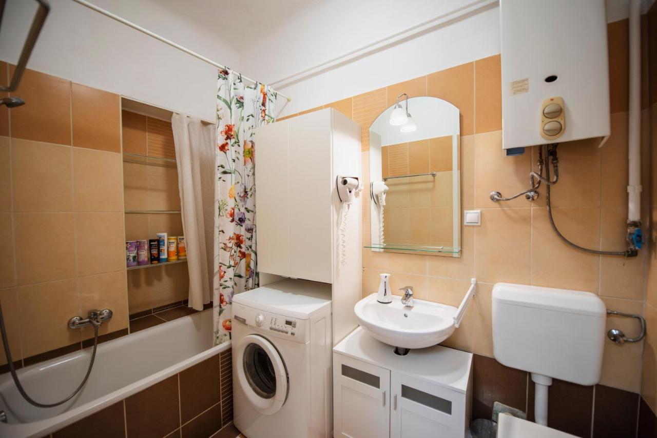 Heart Of Free Parking Apartment Pécs